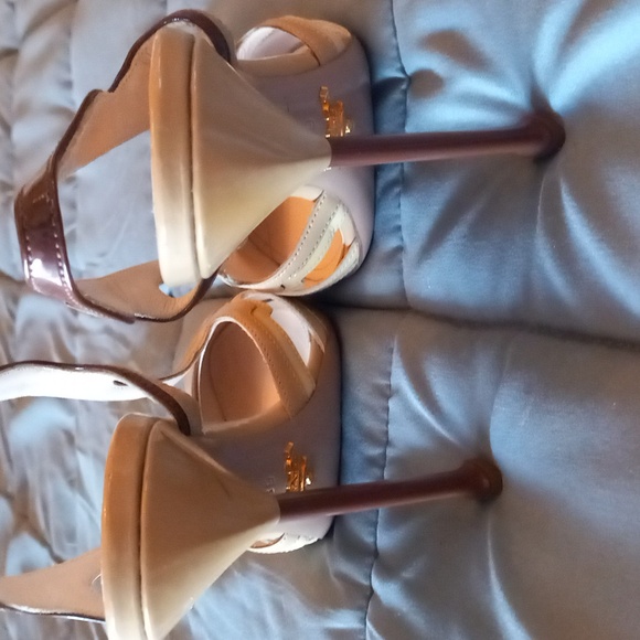 Host Pick - PRADA Pumps - Picture 3 of 6